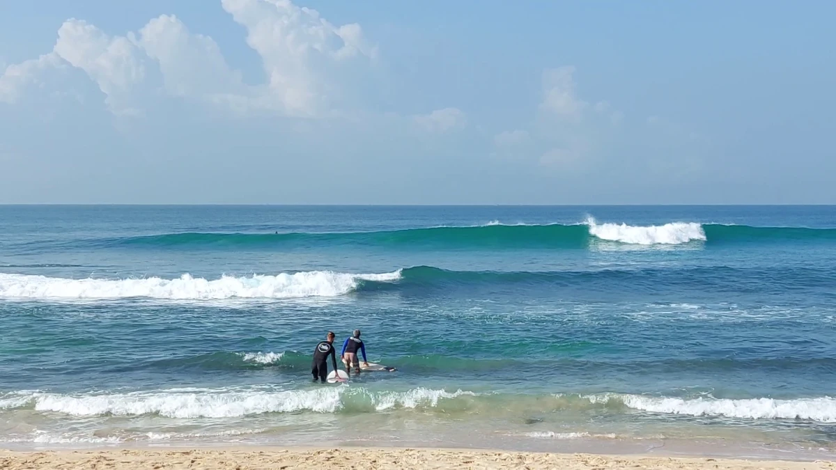 coconuts midigama surf spot